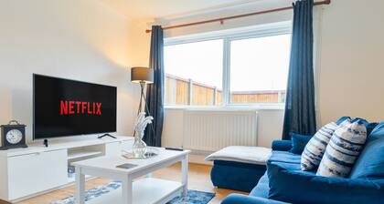 Stunning Cozy House - Sleeps 8 - Perfect for Families & Contractors