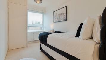 3 bedrooms, iron/ironing board, free WiFi, bed sheets