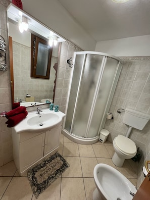 Handtücher, Toilettenpapier