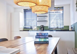 House | Tempat makan
