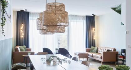 Waterfront Holiday Home With Terrace Views