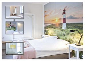 House - Waterfront Holiday Home With Terrace Views (Stavoren)