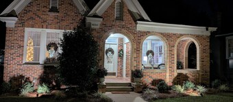 Indulgent Downtown Retreat - Beautiful Historic Home - 10 Guests - 6 Beds