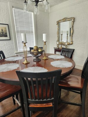 Dining - Indulgent Downtown Retreat - Beautiful Historic Home - 8 Guests - 4 Beds (Montgomery)