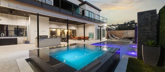 NEW Glam Modern Luxury Home by River! Pool•Hot Tub•Movie Room•Firepit Sleeps 24