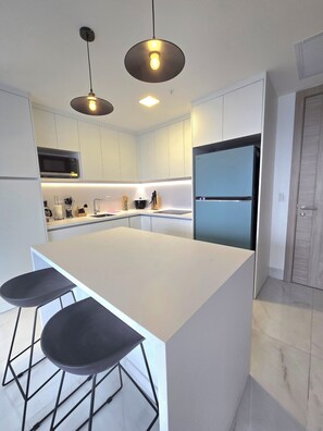 Micro-ondes, plaque de cuisson