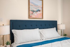 2 slaapkamers, een strijkplank/strijkijzer, wifi, beddengoed