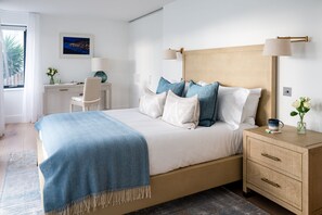 3 bedrooms, iron/ironing board, travel crib, free WiFi