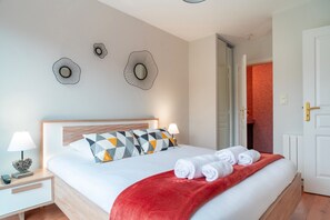 5 dormitorios, tabla de planchar con plancha, wifi gratis y ropa de cama