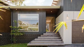 Exterior detail - The Magic Beach House (Narrawallee)