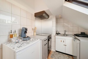 Fridge, microwave, oven, dishwasher