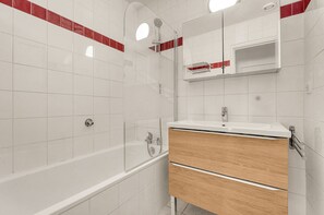 Hair dryer, towels