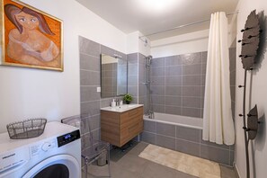 Hårføner og håndklær