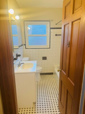 Dusche, Handtücher, Seife, Toilettenpapier