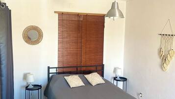 1 bedroom, iron/ironing board, travel crib, WiFi