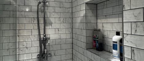Apartment | Badezimmer