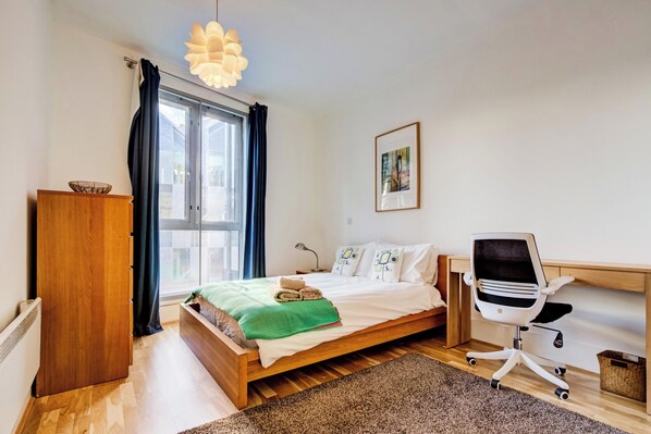 2 bedrooms, iron/ironing board, WiFi, bed sheets