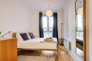 2 chambres, fer et planche à repasser, Wi-Fi, draps fournis