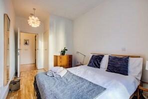 2 soverom, strykejern/-brett, wi-fi og sengetøy