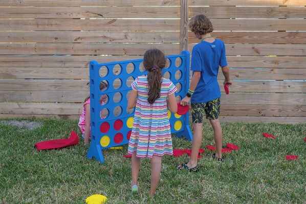 Children’s area - Family Retreat - Arcade, Fire Pit, Game Room, King Bed - 2 mi Downtown! (St. Augustine)