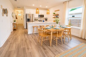 Dining - Family Retreat - Arcade, Fire Pit, Game Room, King Bed - 2 mi Downtown! (St. Augustine)