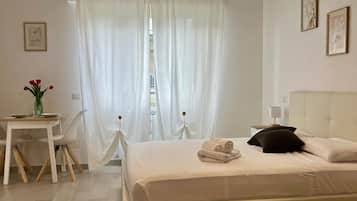 1 Schlafzimmer, Schreibtisch, Bügeleisen/Bügelbrett, kostenloses WLAN