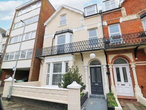 Exterior detail - The Wiltons (Bexhill-on-Sea)