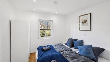 Apartment | 2 bedrooms, individually furnished, bed sheets