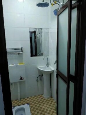 Bathroom - Dasheng Chinese Inn (Wusong Island Scenic Area) (Jilin City)