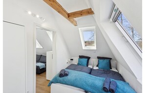 2 bedrooms, individually furnished, bed sheets