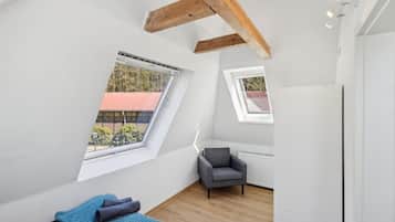 Apartment | 1 bedroom, individually furnished, bed sheets