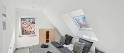 2 chambres, ameublement personnalisé, draps fournis