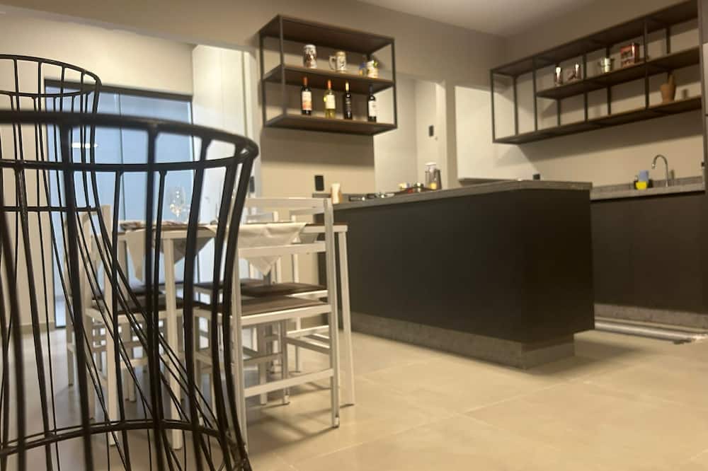 GEMINADO CASA 4 ALTO PADRÃO 3 QUARTOS