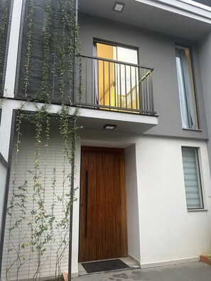 Interior - GEMINADO CASA 4 ALTO PADRÃO 3 QUARTOS (Joinville)