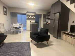 Deluxe Townhome | Living area