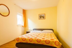 1 chambre, fer et planche à repasser, accès Internet, draps fournis