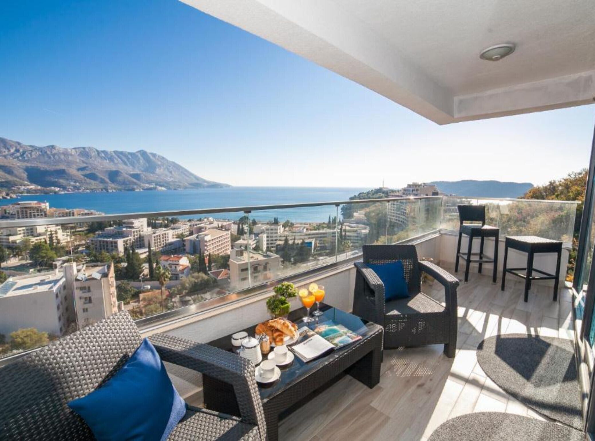 تناول الطعام بالخارج