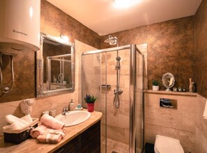 Shower, towels