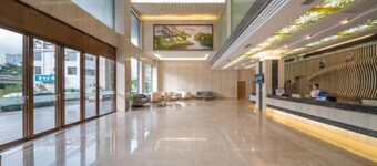 Four Seasons Hotel (Nanning Zoo Qingchuan Subway Station)