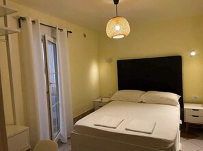 1 camera, accesso a Internet, lenzuola