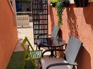 Outdoor dining - Vir Beachfront Family Friendly Apartments - Ground Floor Apartment (Vir)