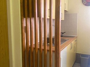 Frigorifero, forno, piano cottura, tostapane