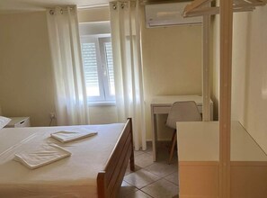 1 bedroom, internet, bed sheets