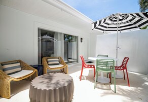 ห้องดีลักซ์ | ลานระเบียง/นอกชาน