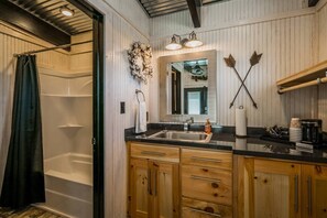 Hair dryer, towels - The Liney Moon - Horseshoe Cottage w/ Pool, Firepits, Putting Green, & More! (Dripping Springs)