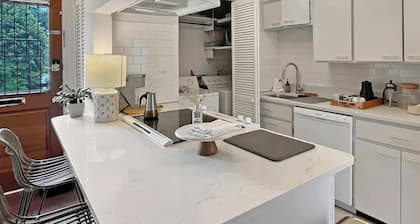 Heart of Savannah+Walk to all attractions