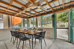 Dining - Island Oasis, Pool+Hot Tub+Games (Savannah)