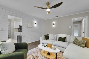 TV, fireplace, offices - Island Oasis, Pool+Hot Tub+Games (Savannah)