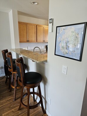 Interior - Rent both apartments in a duplex.  6 bedrooms, 2 kitchens, 2 livings rooms. (Trenton)