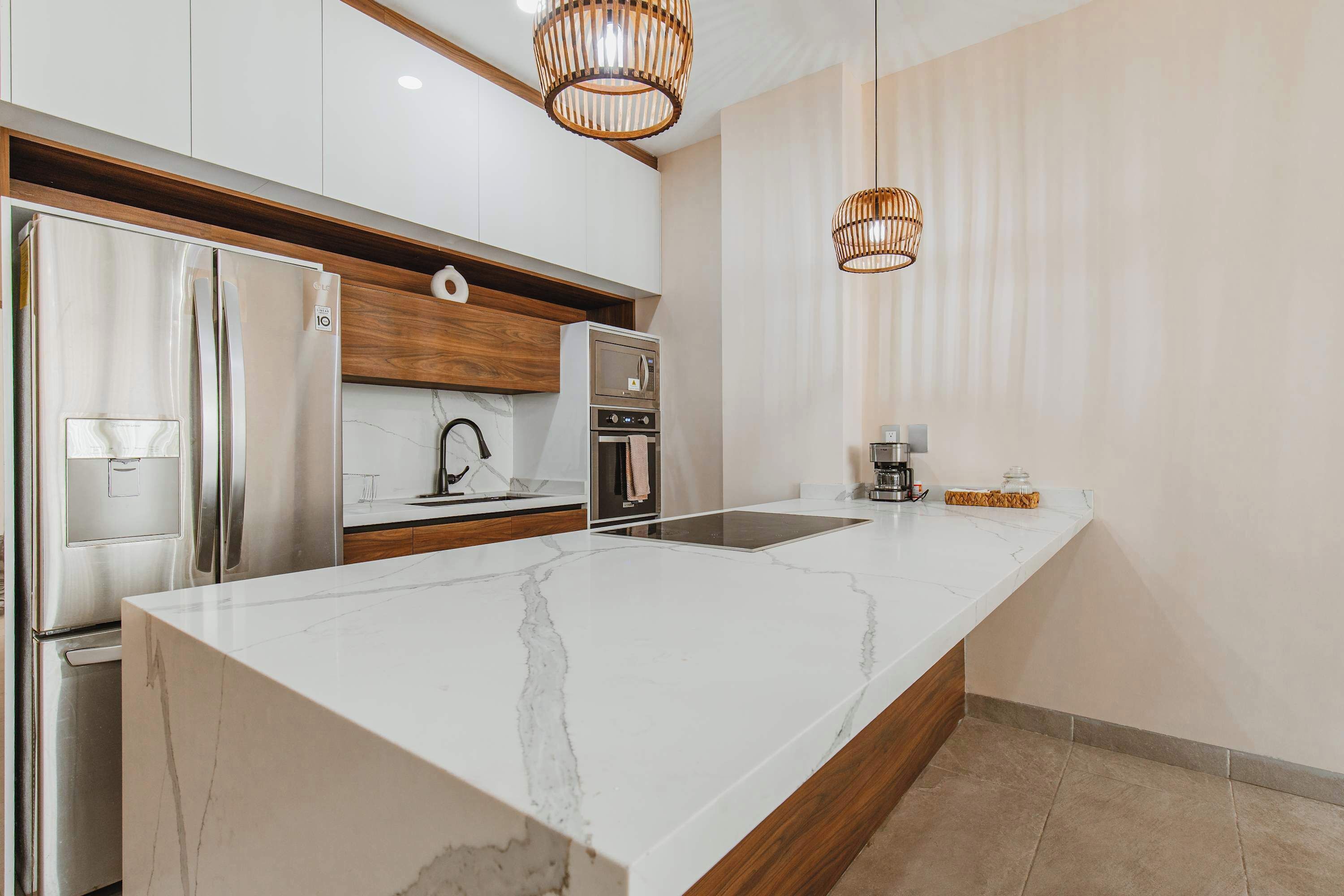 冰箱、微波炉、烤箱、炉灶